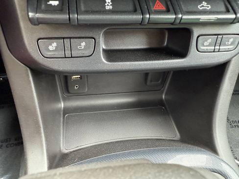 Used 2015 Chevrolet Colorado Z71 AWD/4WD image 11