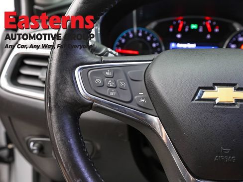 Used 2019 Chevrolet Equinox LT w/ Driver Convenience Package AWD/4WD image 15