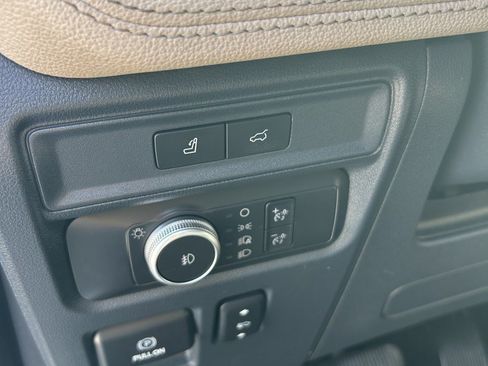Used 2022 Ford Expedition Max Limited AWD/4WD image 29