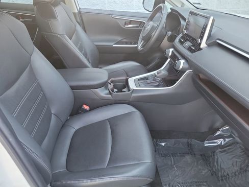 Used 2021 Toyota RAV4 Limited image 20
