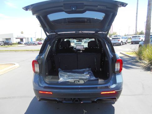 New 2026 Ford Explorer ST-Line AWD/4WD image 4