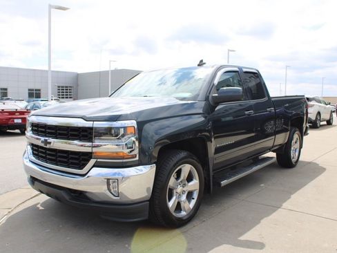 Used 2018 Chevrolet Silverado 1500 LT w/ All Star Edition image 3