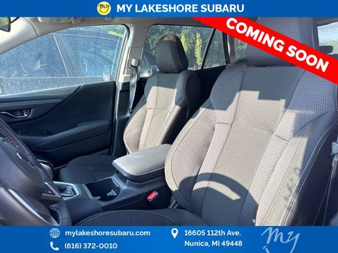 Used 2025 Subaru Outback Premium AWD/4WD image 11