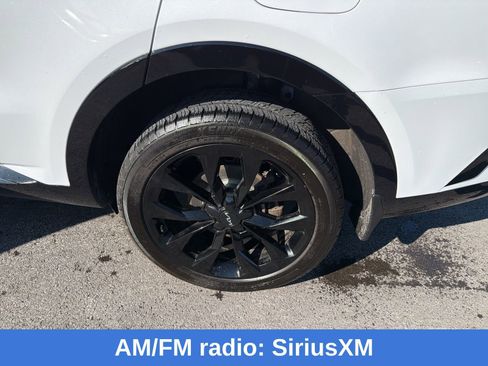 Used 2023 Kia Sorento SX image 27