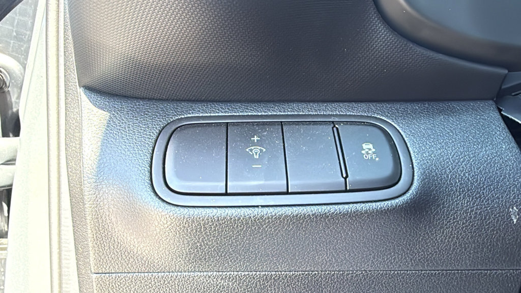 Used 2026 Hyundai Venue SEL FWD image 18