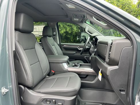 New 2026 Chevrolet Silverado 2500 LTZ w/ LTZ Premium Package AWD/4WD image 36
