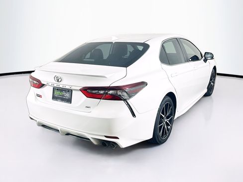 Used 2023 Toyota Camry SE FWD image 9