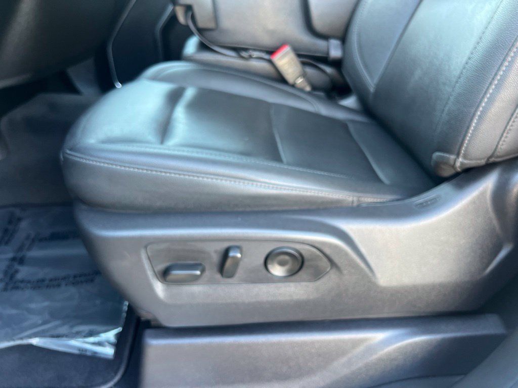 Used 2025 GMC Sierra 1500 SLT AWD/4WD image 24