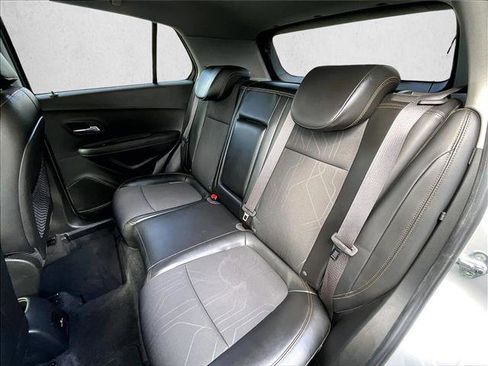 Used 2017 Chevrolet Trax LT w/ LT Convenience Package image 28