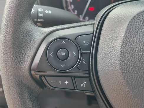 Used 2025 Toyota RAV4 XLE FWD image 23