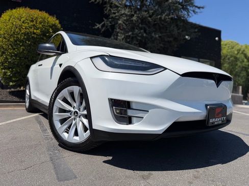 Used 2018 Tesla Model X 100D image 8