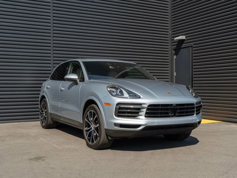 Used 2023 Porsche Cayenne AWD/4WD image 7