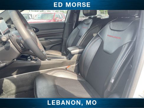 Used 2025 Jeep Compass Trailhawk AWD/4WD image 18