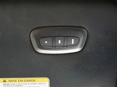 Used 2023 Jeep Wagoneer L Series II image 36