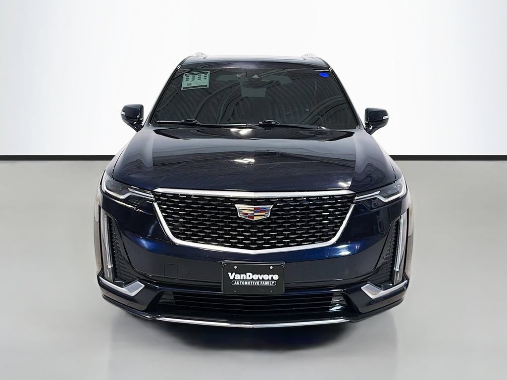 Used 2022 Cadillac XT6 Premium Luxury AWD/4WD image 2
