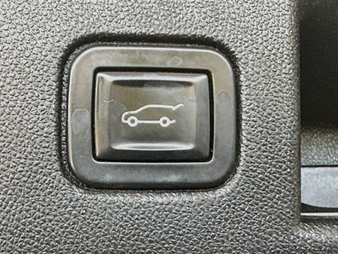 Used 2018 Chevrolet Equinox Premier AWD/4WD image 31