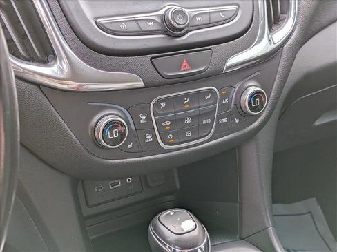 Used 2019 Chevrolet Equinox LT image 16