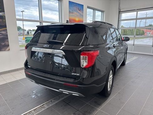 Certified 2022 Ford Explorer XLT w/ Equipment Group 202A image 5