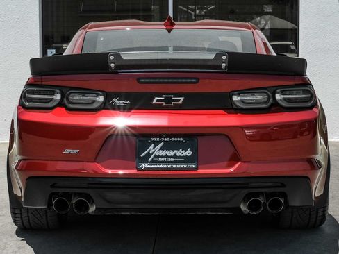 Used 2022 Chevrolet Camaro SS RWD image 9