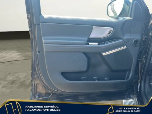 Used 2025 Ford Expedition Active AWD/4WD image 32