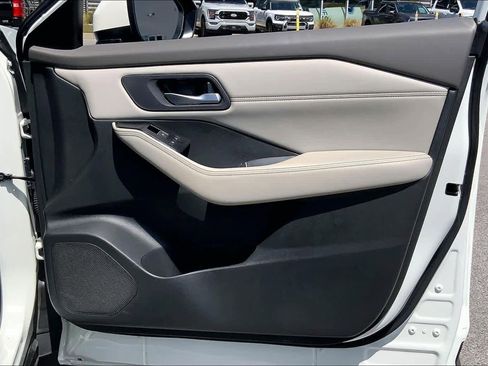 Used 2023 Nissan Rogue SL FWD image 22