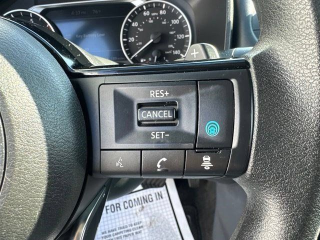Used 2023 Nissan Rogue SV AWD/4WD image 18