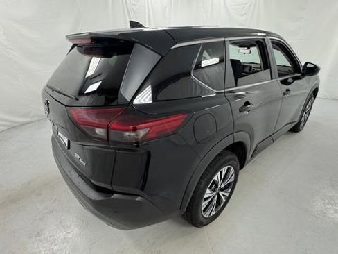 Certified 2023 Nissan Rogue SV image 3