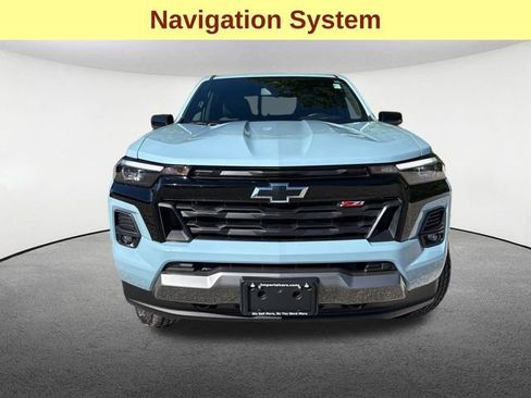 Certified 2025 Chevrolet Colorado Z71 w/ Midnight Edition AWD/4WD image 5