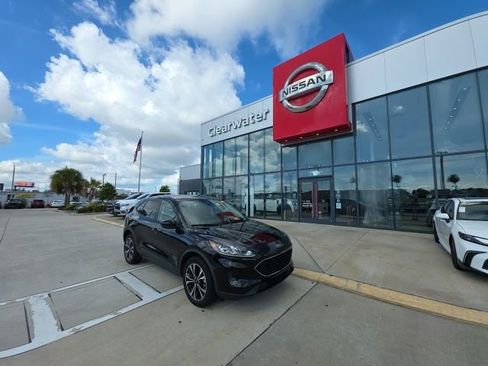 Used 2021 Ford Escape SE w/ SE Sport Appearance Package AWD/4WD image 1