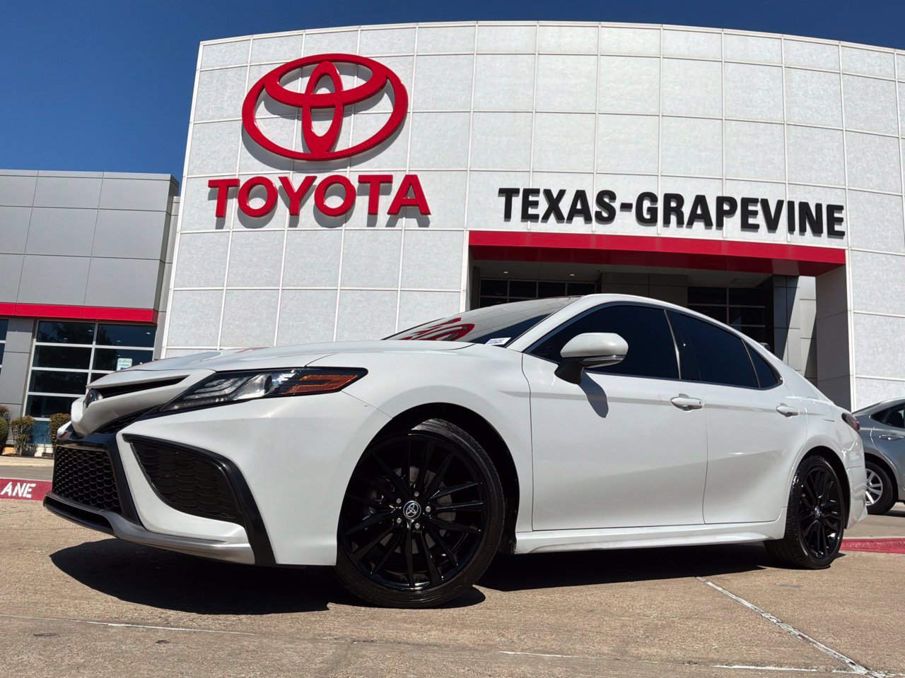 Used 2023 Toyota Camry XSE w/ Navigation Package FWD image 2