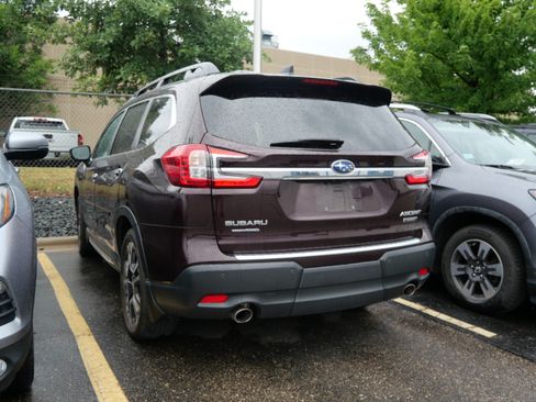 Used 2024 Subaru Ascent Touring w/ Popular Package #2 AWD/4WD image 3