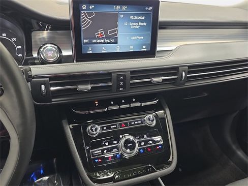 Certified 2022 Lincoln Corsair Standard w/ Premium Package image 17