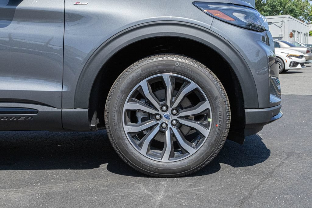 Used 2026 Ford Explorer ST-Line AWD/4WD image 13