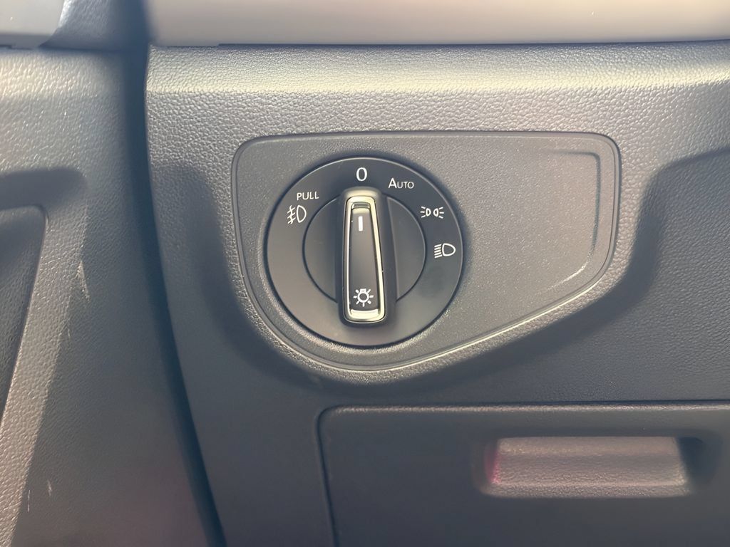 Used 2019 Volkswagen Atlas SE w/ Panoramic Sunroof Package FWD image 40