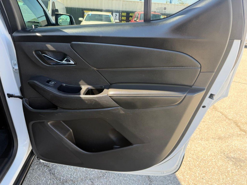 Used 2021 Chevrolet Traverse LS FWD image 34