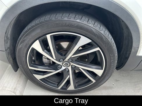 Used 2021 Volvo XC40 T5 R-Design w/ Protection Package Premier AWD/4WD image 13