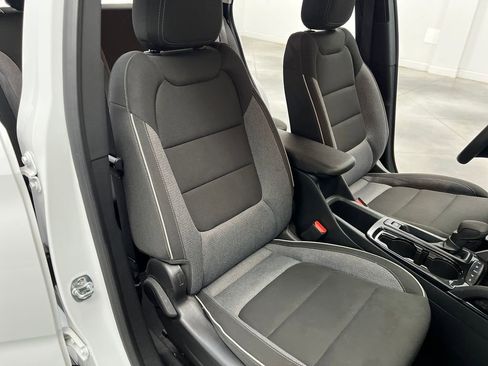Used 2025 Chevrolet TrailBlazer LT AWD/4WD image 20