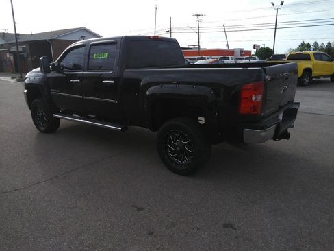 Used 2014 Chevrolet Silverado 2500 LT w/ Custom Sport Truck Package AWD/4WD image 9