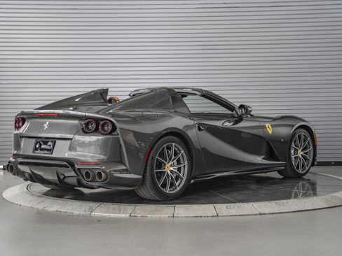 Used 2023 Ferrari 812 GTS RWD image 5