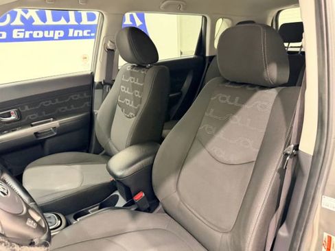 Used 2013 Kia Soul + FWD image 22