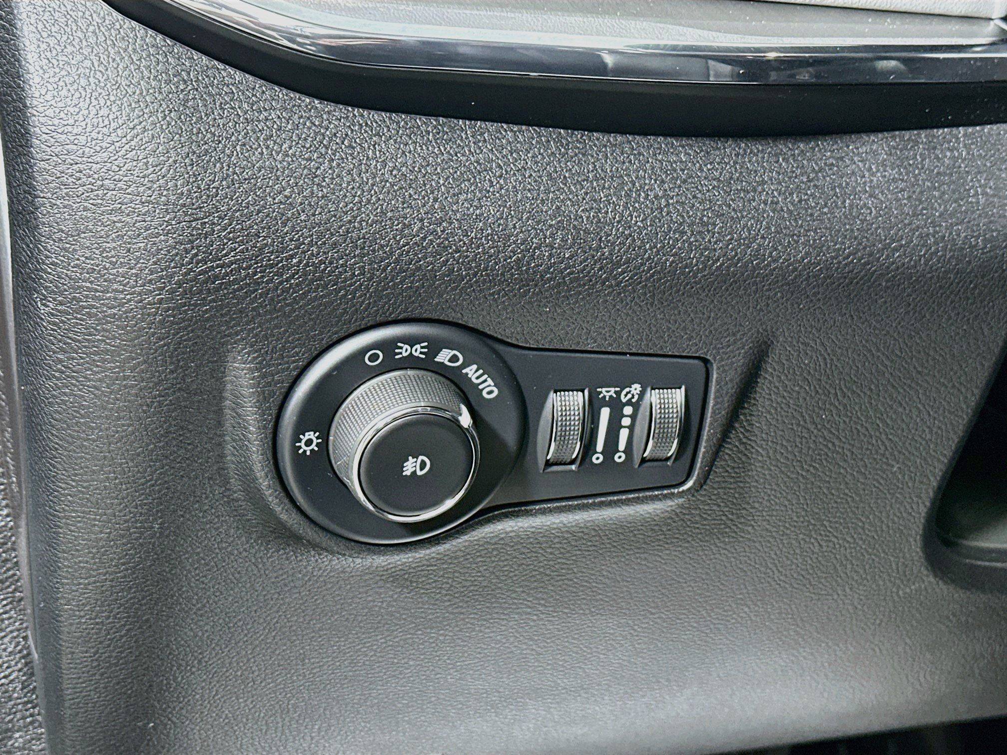 Used 2022 Jeep Compass Limited w/ Elite Group AWD/4WD image 10