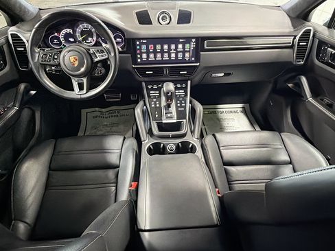 Certified 2023 Porsche Cayenne Turbo S AWD/4WD image 16