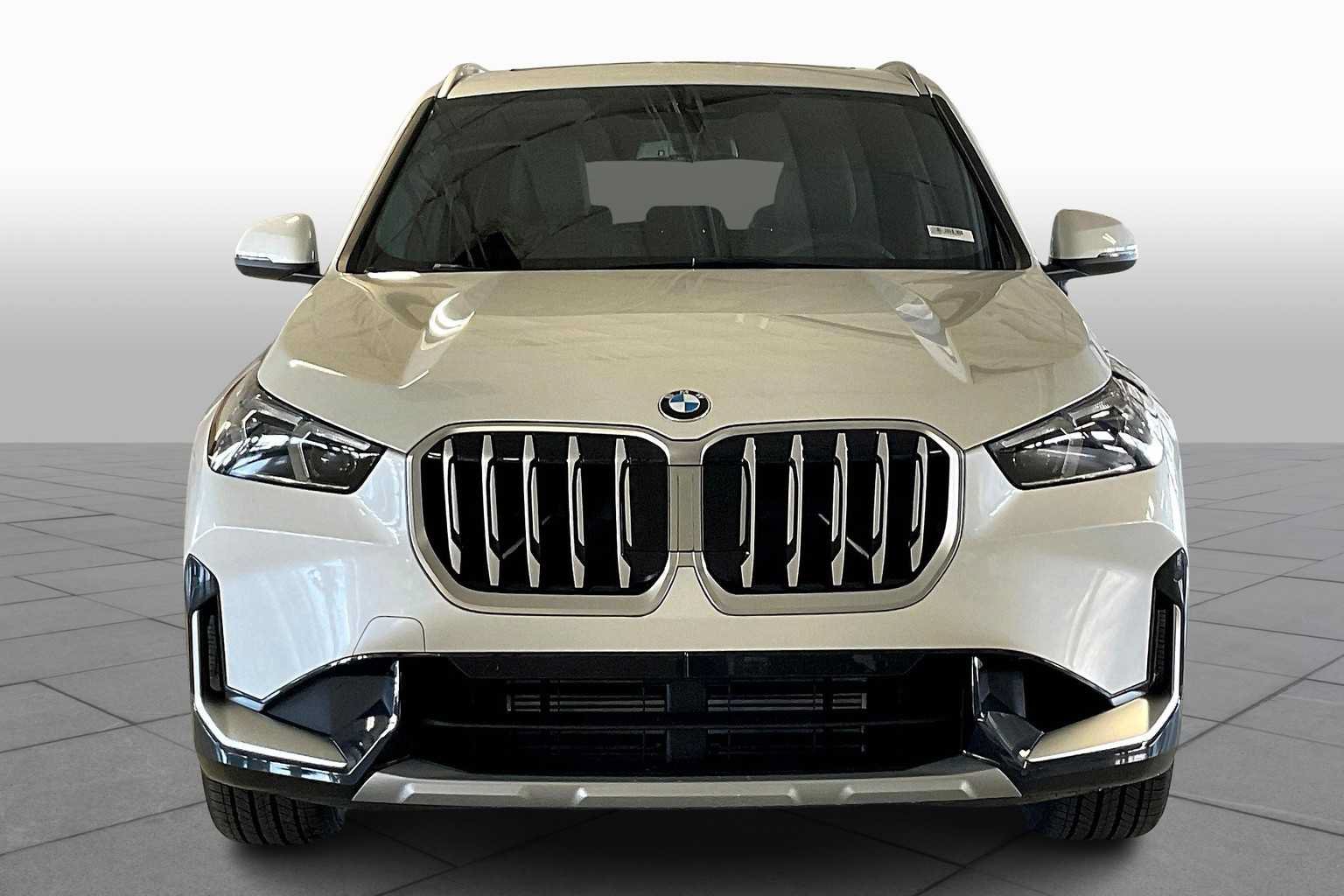 Used 2026 BMW X1 xDrive28i w/ Convenience Package AWD/4WD image 3