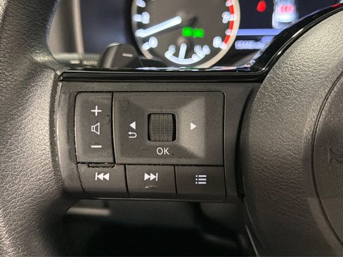 Used 2023 Nissan Rogue SV AWD/4WD image 22