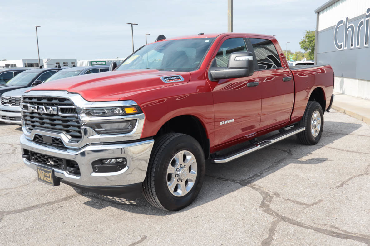 Used 2026 RAM 2500 Big Horn AWD/4WD image 3