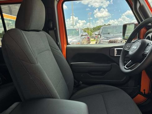 New 2026 Jeep Gladiator Sport AWD/4WD image 13