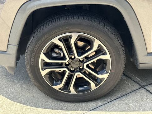 Used 2022 Jeep Compass Limited AWD/4WD image 11