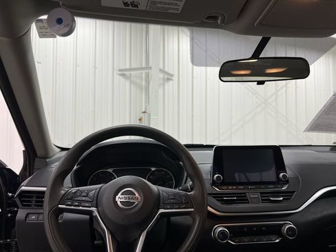 Used 2020 Nissan Altima 2.5 S FWD image 19