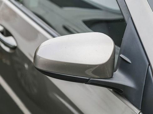 Used 2017 Toyota Corolla L image 7