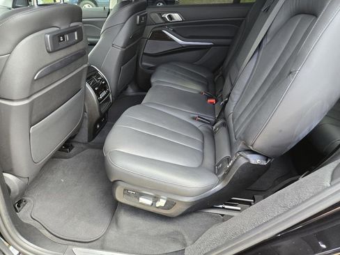 Used 2020 BMW X7 xDrive40i w/ Premium Package AWD/4WD image 22